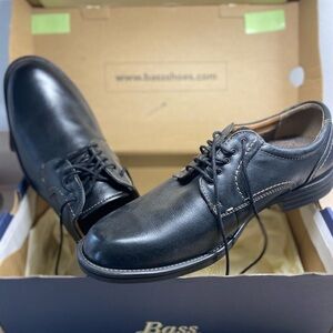 Bass Men's Black Leather Oxfords